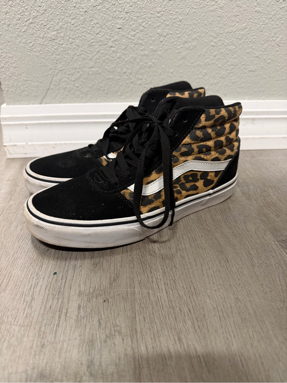 Vans Black Leopard High-Top & Blue Canvas Low-Top Sneakers size 8 & 8.5 - Picture 2 of 12
